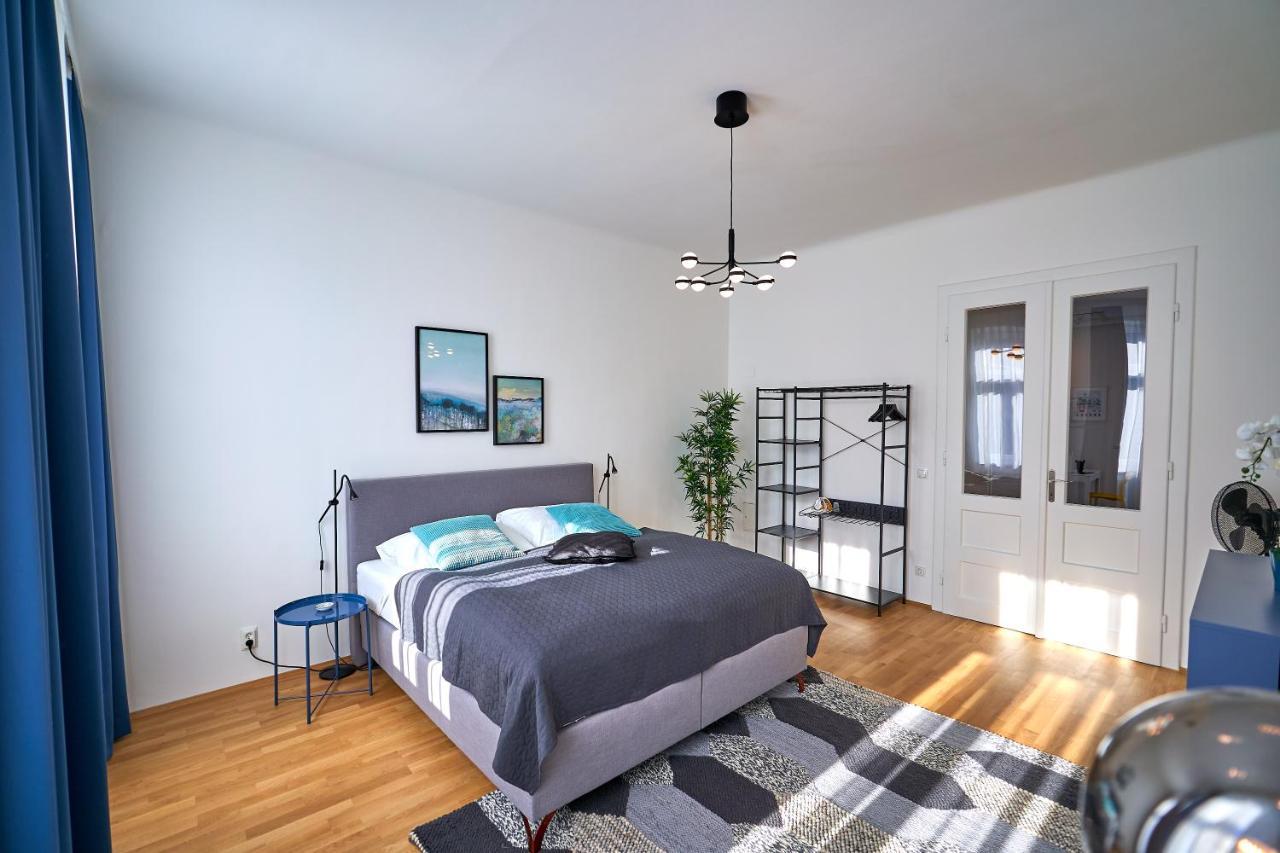 Trendy Apartment Zentral Gelegen Wina Bagian luar foto