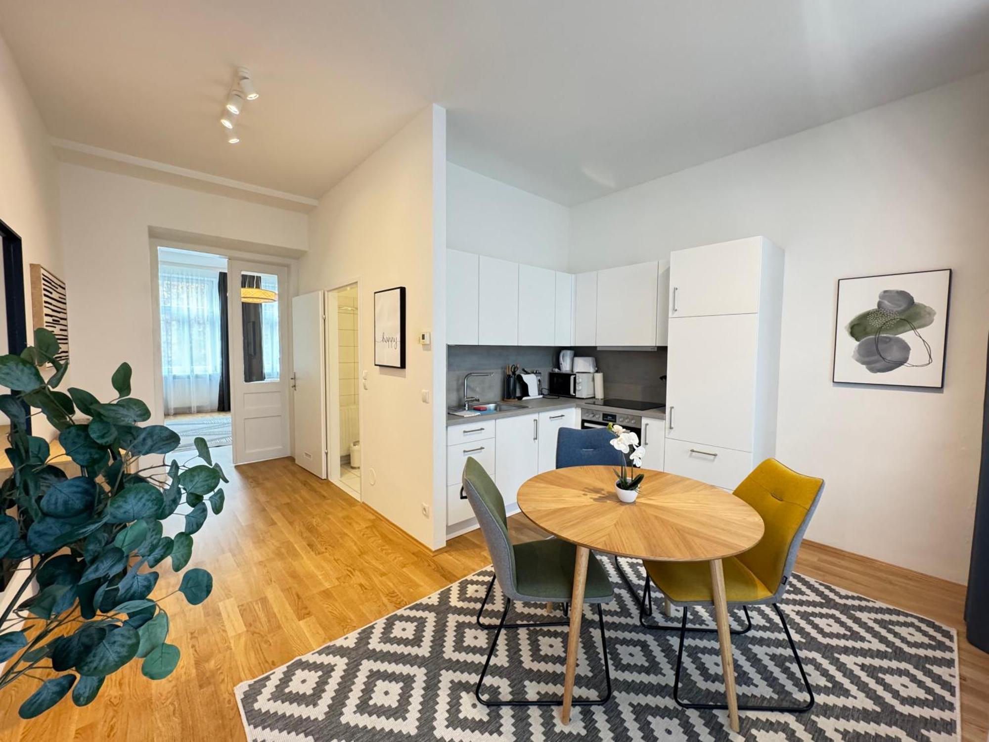 Trendy Apartment Zentral Gelegen Wina Bagian luar foto